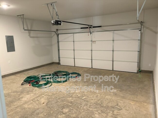 Building Photo - 85 Burr Oak Cv