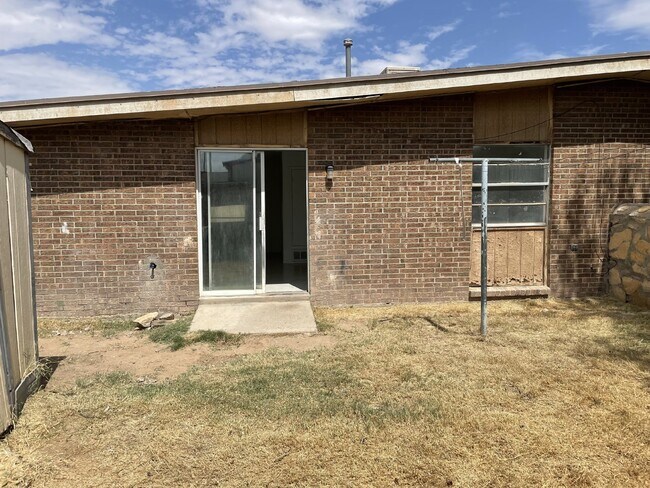 Building Photo - 8154 St Andrew Ln