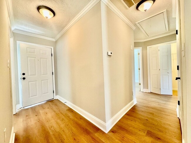 Building Photo - 609 Clifden Ct