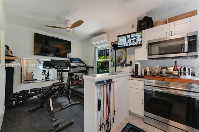 Building Photo - 1355 Biarritz Dr