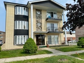 Building Photo - 11255 S Roberts Rd