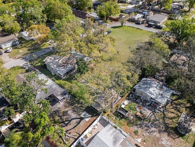 Building Photo - 1908 W Fern St