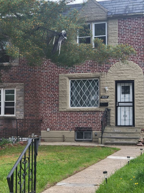 Building Photo - 1022 Windsor Rd