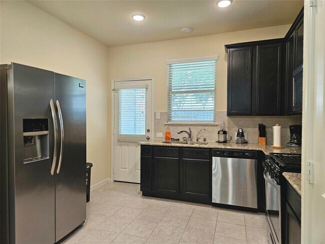 Building Photo - 17018 Taffaine Dr