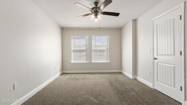 Building Photo - 1881 Pointe Dr