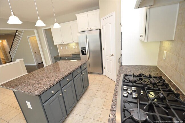 Building Photo - 300 Sutton Glen Dr
