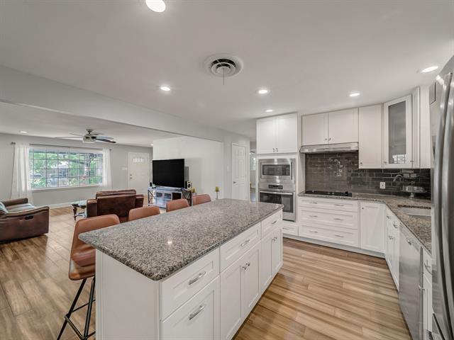 Building Photo - 5512 Odessa Ave