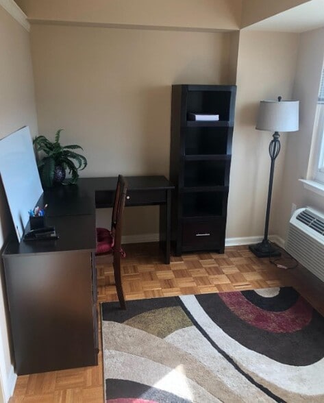 Bedroom or Office - 110 Somerset St Unit 2109