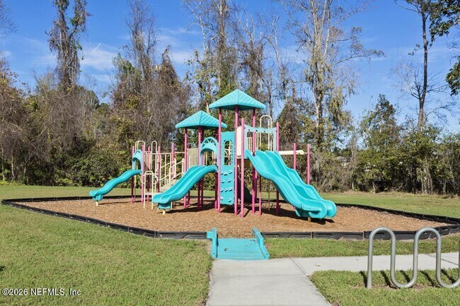 Building Photo - 8201 Green Parrot Rd