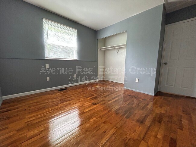 Building Photo - 10441 Prince Dr