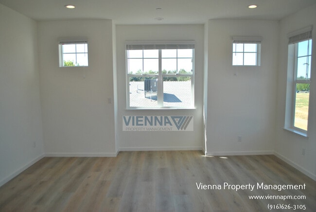 Building Photo - 7076 Auburn Blvd