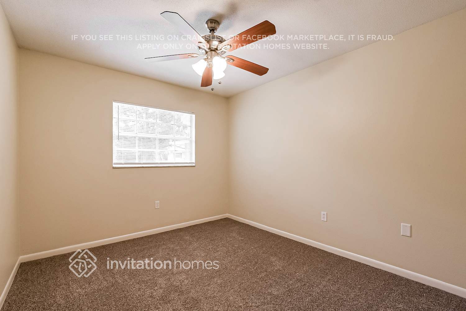 Building Photo - 984 Oak Dr