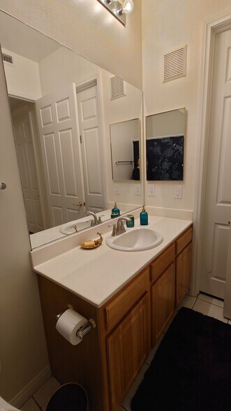 Building Photo - 201 Kaelyn St