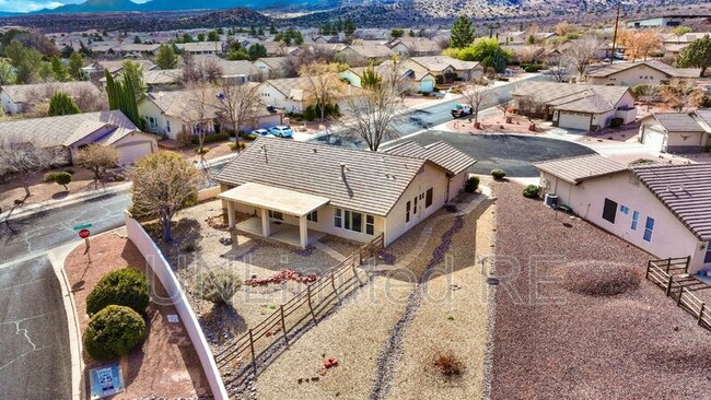 Building Photo - 25 Saddle Horn Cir