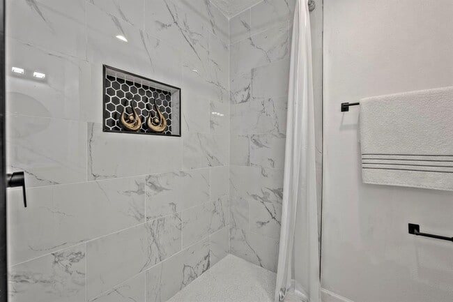 Building Photo - 3247 Bolton Gardens Dr