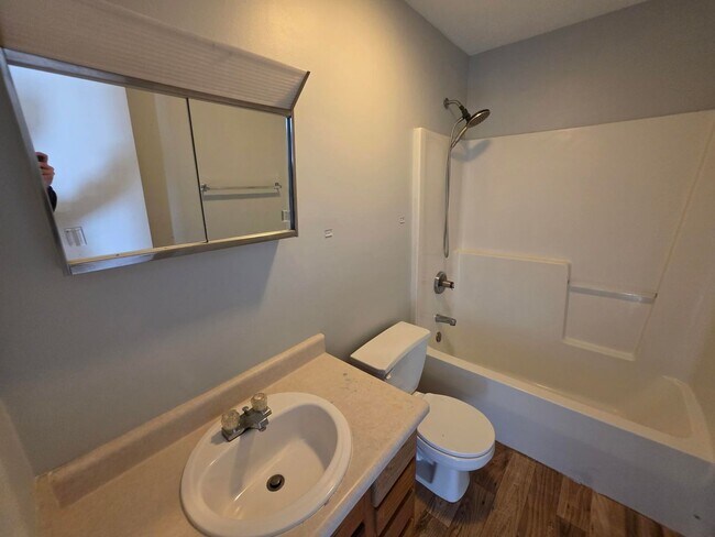 Building Photo - 2705/2707 Plaza Ln