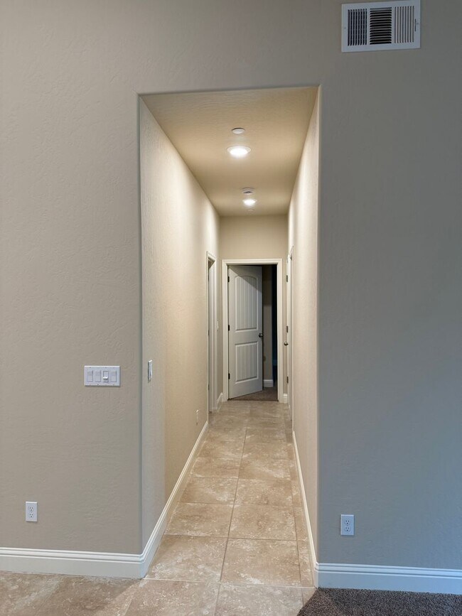 Building Photo - Charming Loma Vista Home