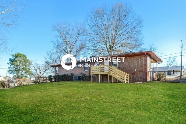 Building Photo - 3 Bedroom Pet-Friendly Home in Pleasant Gr...