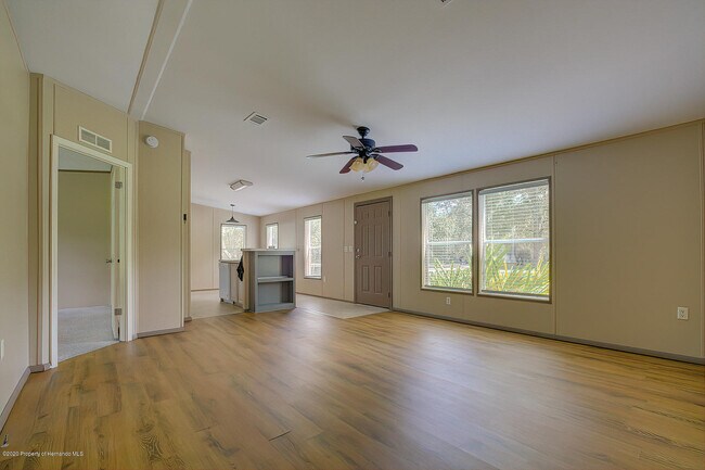 Building Photo - 14820 Aubrey Ave