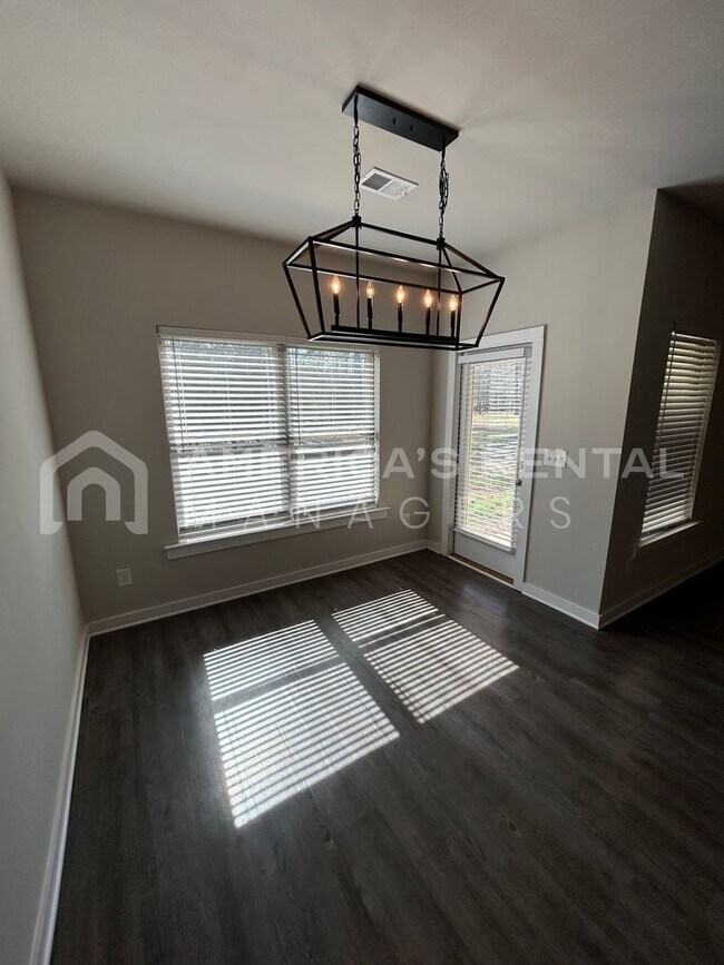 Building Photo - Home for Rent in Jemison, AL. Available to View with 48 Hour Notice!!!