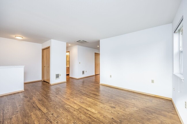 Building Photo - One Level Lifestyle in Snohomish