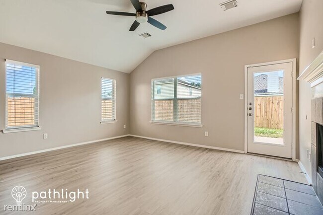 Building Photo - 3 br, 2 bath House - 6204 Hubbell Dr UNIT