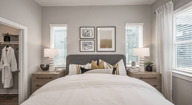 Building Photo - Luxury 2 Bed — $1,850 + Up to 6 Weeks Free!