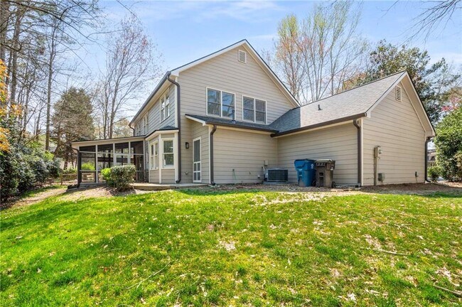 Building Photo - 1813 N Creek Cir