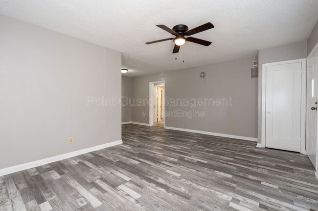 Building Photo - 4722 E Elm St