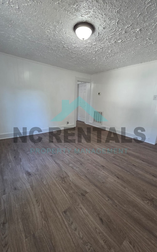 Building Photo - 715 3rd Ave