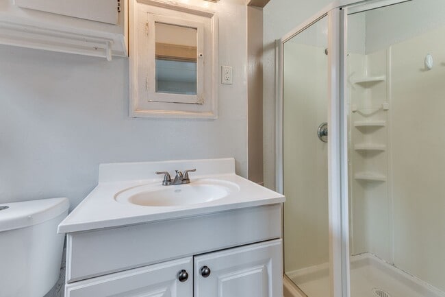 Building Photo - Rare & Classic Oak Lawn House | Great Location | Huge Backyard