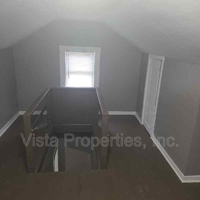 Building Photo - 835 S 38th St
