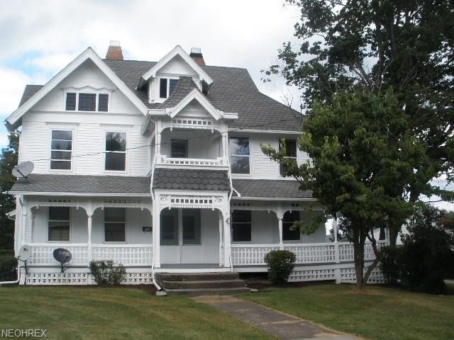 Building Photo - 764 Main St