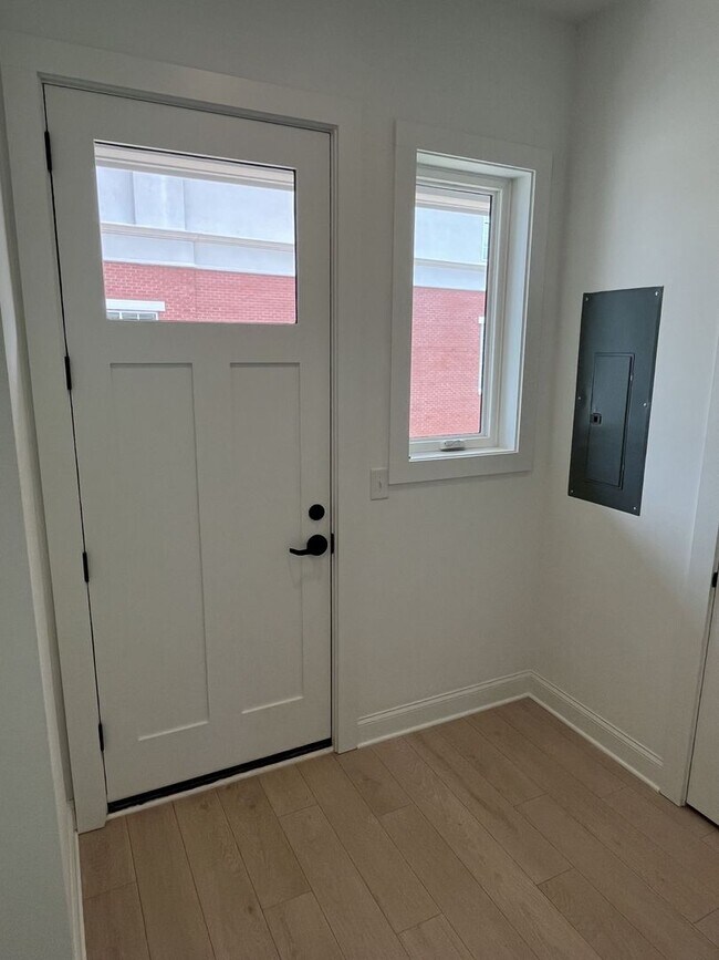 Building Photo - Brand New Corner Unit 2 Bed Condo in Corne...
