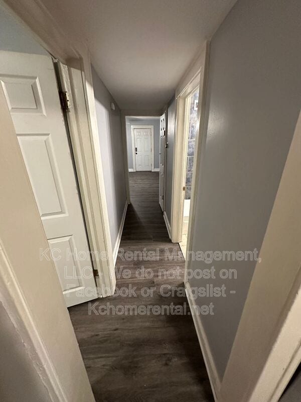 Building Photo - 1112 W 41st Terrace