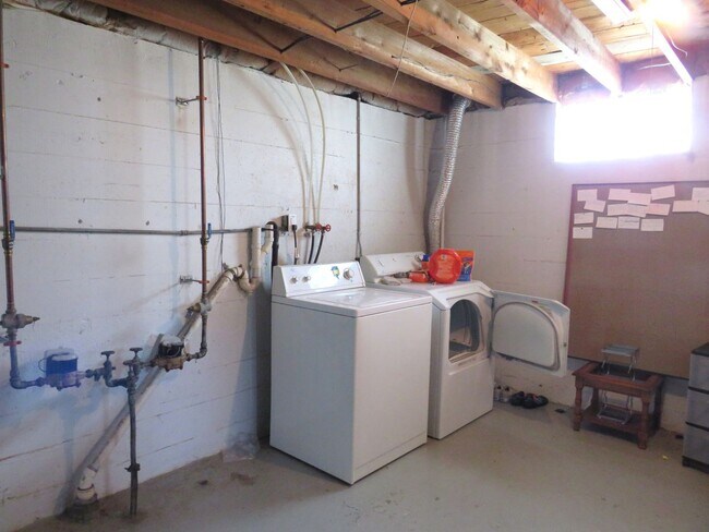 Building Photo - 620-622 Ripley Ave