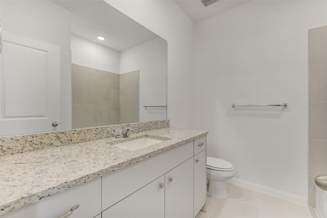 Building Photo - 11927 Pondwood Dr