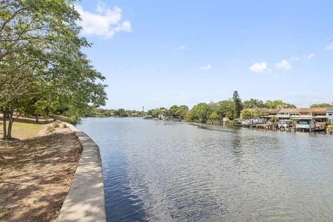 Building Photo - MODERN 3-BEDROOM W/ OFFICE WEST TAMPA HOME | BUILT 2023 | FENCED YARD | PET FRIENDLY