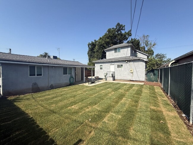 Building Photo - Burney Street Triplex