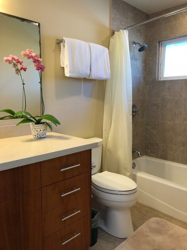 Building Photo - Private Lane - Kailua Beach! Fully Furnished ALL utilities included.