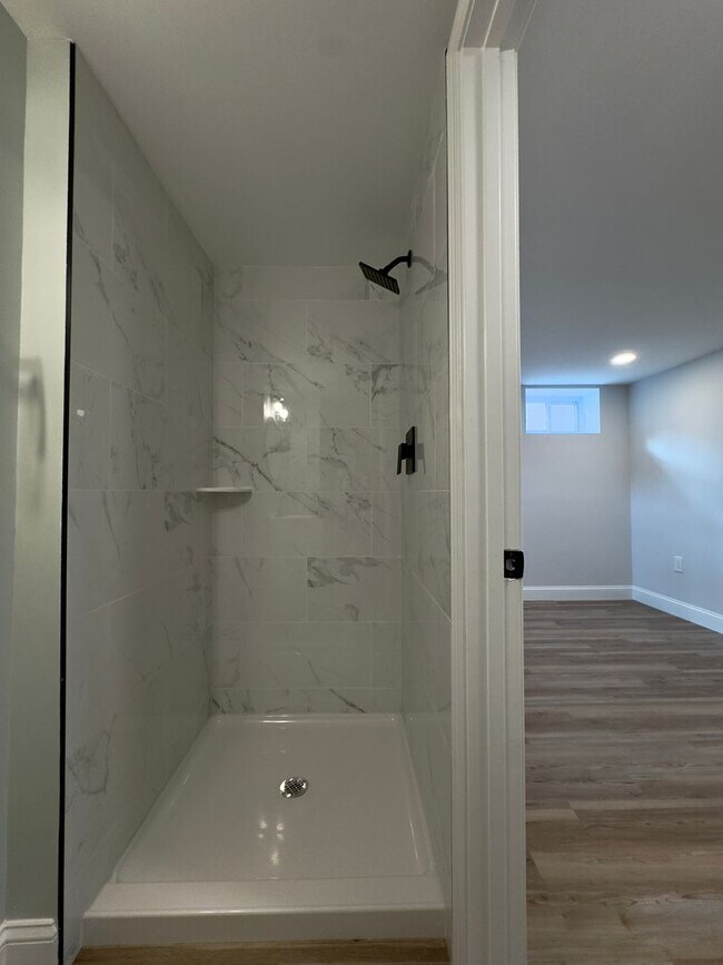 Building Photo - Spacious 3Bed/2Bath Townhome with Modern Amenities and Outdoor Space in Woodlawn MD