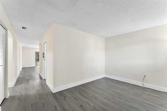 Building Photo - 8851 NW 119th St