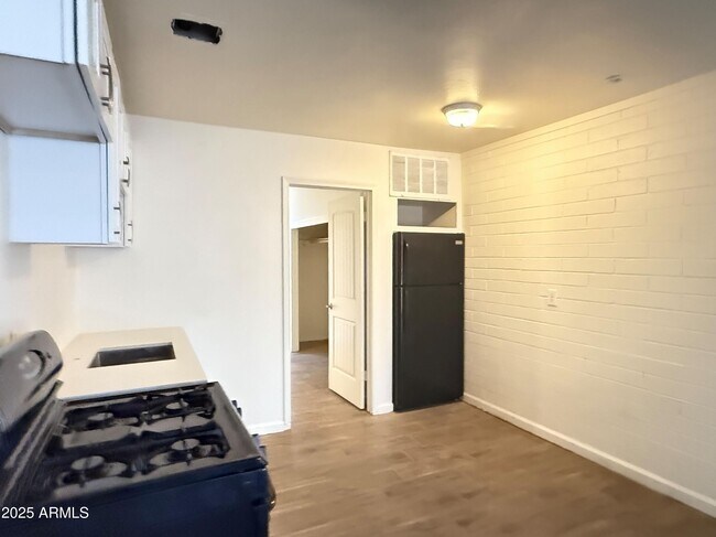 Building Photo - 1629 W Fillmore St