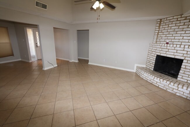 Building Photo - 6223 Autumn Forest Dr