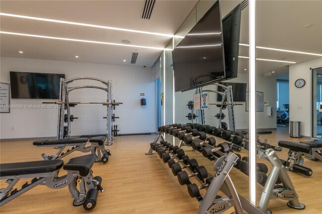 Building Photo - 10245 NW 63rd Terrace