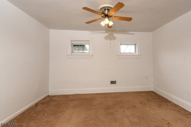 Building Photo - 114 E Main St