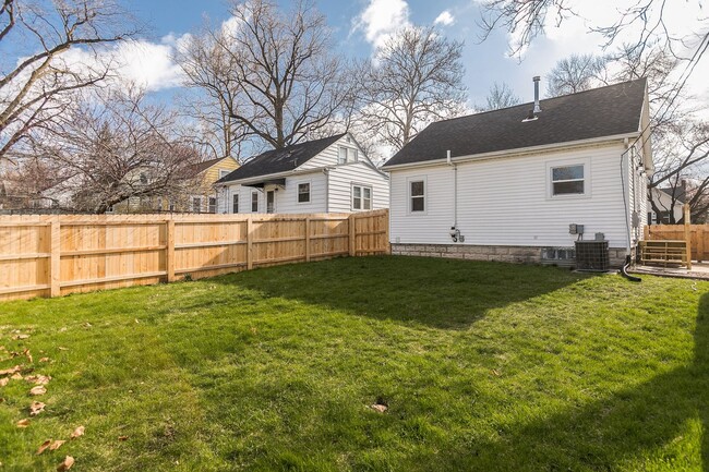 Building Photo - Newly Renovated Craftsman Bungalow