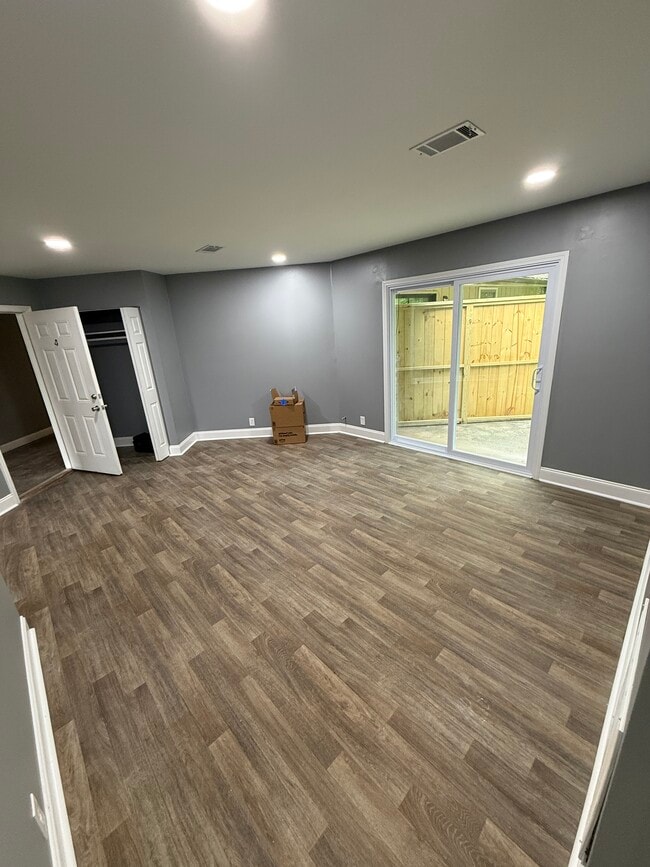 Building Photo - 1512 Waverly Way
