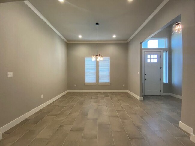 Building Photo - 3806 Negin Dr