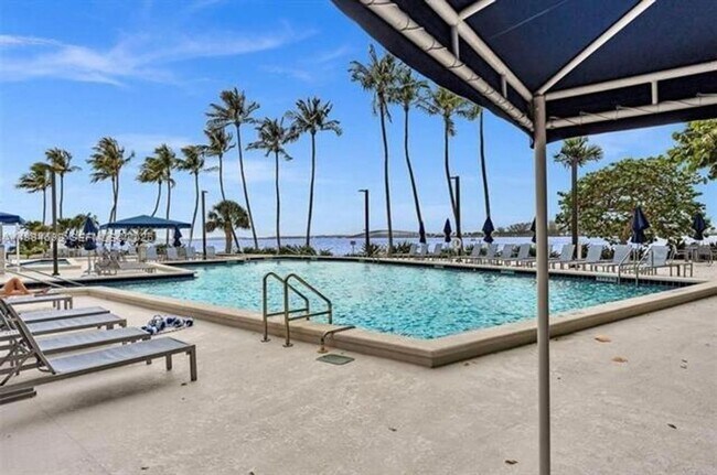 Building Photo - 2333 Brickell Ave